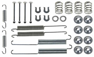 Tillbehörssats, bromsbackar, Bakaxel, MITSUBISHI DELICA / SPACE GEAR, L200, L400 Buss, L400 Skåp, MB007870