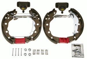 Bromsbackar, sats, Bakaxel, MITSUBISHI CARISMA, CARISMA Sedan, SPACE STAR Minibus, minivan